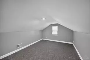 1723 Ashbrook Dr, Cincinnati, OH 45238 - Photo 4