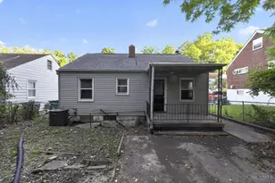 1723 Ashbrook Dr, Cincinnati, OH 45238 - Photo 8