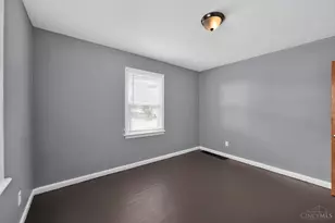 1723 Ashbrook Dr, Cincinnati, OH 45238 - Photo 2
