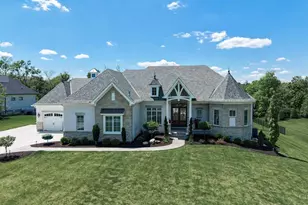 5 Old Orchard Ln, Indian Hill, OH 45242 - Photo 2