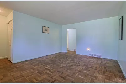 810 Cloverview Avenue, Springfield Township, OH 45231 - Photo 8