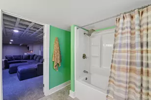 6056 Bardean Dr, West Chester, OH 45069 - Photo 38