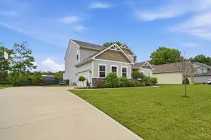 8007 Acorn Trail, Hamilton Township, OH 45039 - Photo 2
