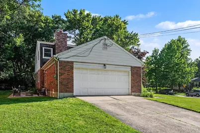 1992 Gainsborough Lane, Anderson Township, OH 45230 - Photo 4
