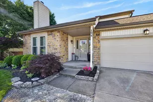 194 Assisiknoll Ct, Delhi Township, OH 45238 - Photo 2