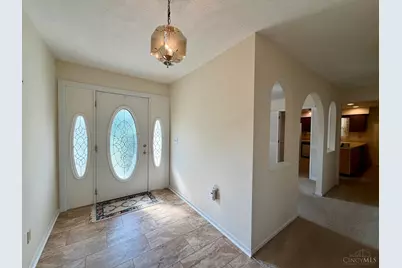 12005 Elkridge Drive, Springdale, OH 45240 - Photo 4