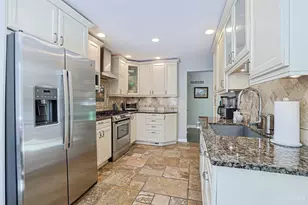 228 Poage Farm Rd, Wyoming, OH 45215 - Photo 16
