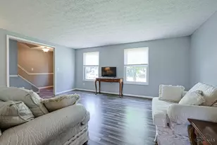 1146 Hickorylake Dr, Delhi Township, OH 45233 - Photo 8