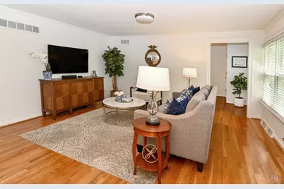 3721 Ashworth Drive #D, Cincinnati, OH 45208 - Photo 4