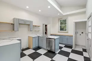 4214 Cherry St, Cincinnati, OH 45223 - Photo 12