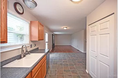 6067 Weber Oaks Drive, Miami Township, OH 45140 - Photo 12