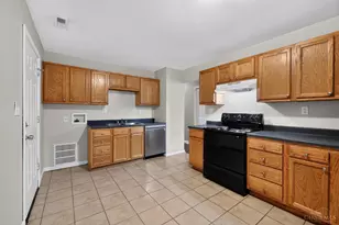 9670 Loralinda Dr, Colerain Township, OH 45251 - Photo 12