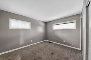 8811 Grenada Dr, Springfield Township, OH 45231 - Photo 18