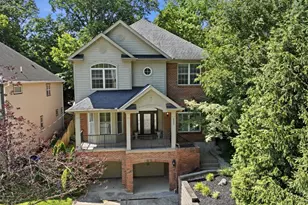 623 Rushton Rd, Cincinnati, OH 45226 - Photo 2