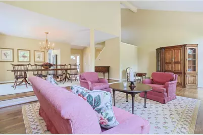 9832 Village View Court, Blue Ash, OH 45241 - Photo 8
