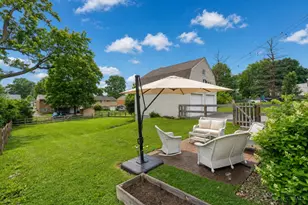 271 Ihle Dr, Delhi Township, OH 45238 - Photo 4