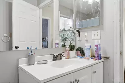 3433 Reading Road, Cincinnati, OH 45229 - Photo 32