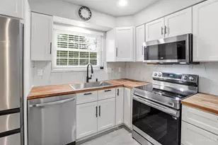 2040 Parkhurst Ct, Cincinnati, OH 45224 - Photo 16