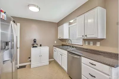 6924 Rob Vern Drive, Cincinnati, OH 45239 - Photo 12