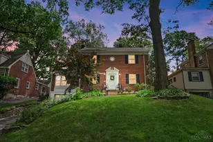 2712 Ridgewood Ave, Columbia Township, OH 45213 - Photo 1