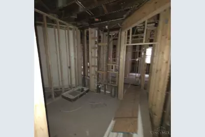 840 Lexington Avenue, Cincinnati, OH 45229 - Photo 2