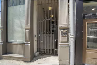 813 Broadway Street #301, Cincinnati, OH 45202 - Photo 2