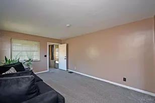 4027 Smith Rd, Cincinnati, OH 45211 - Photo 8