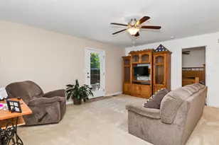 370 Wooded Run Rd, Franklin Township, OH 45120 - Photo 8