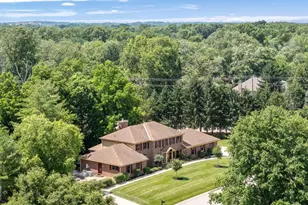 9943 Huntersrun Ln, Symmes Township, OH 45242 - Photo 2