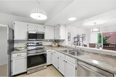 1013 John Street, Cincinnati, OH 45203 - Photo 12