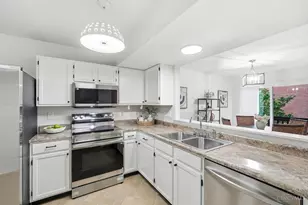 1013 John St, Cincinnati, OH 45203 - Photo 12