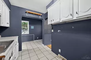 1499 Clovernoll Dr, Cincinnati, OH 45231 - Photo 10