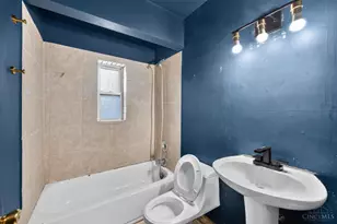 1499 Clovernoll Dr, Cincinnati, OH 45231 - Photo 14