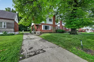 1499 Clovernoll Dr, Cincinnati, OH 45231 - Photo 2