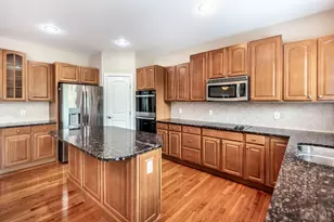 1481 Shaker Run Blvd, Turtle Creek Township, OH 45036 - Photo 10