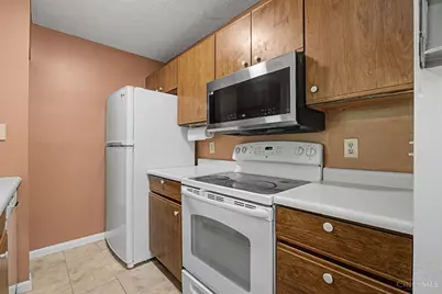 5981 Meadowcreek Drive #8, Miami Township, OH 45150 - Photo 14
