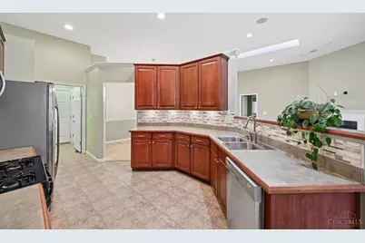 5252 Venetian, Hamilton Township, OH 45152 - Photo 10
