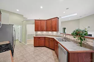 5252 Venetian Way, Hamilton Township, OH 45152 - Photo 10