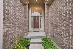 5252 Venetian Way, Hamilton Township, OH 45152 - Photo 2