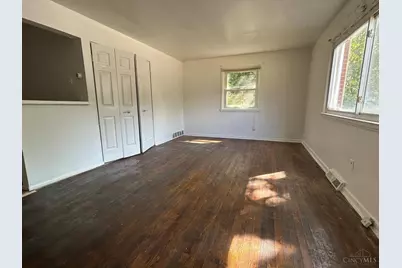 128 Clinton Springs Avenue, Cincinnati, OH 45217 - Photo 10
