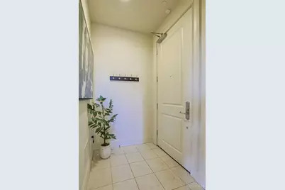 [Address not provided], Cincinnati, OH 45202 - Photo 4