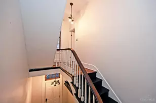 402 Liberty Hl, Cincinnati, OH 45202 - Photo 4