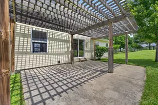 6911 Beagle Dr, Fairfield Township, OH 45011 - Photo 8