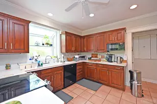6900 Drake Rd, Indian Hill, OH 45243 - Photo 12