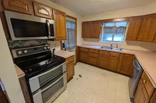 7284 Eastlawn Dr, Cincinnati, OH 45237 - Photo 6