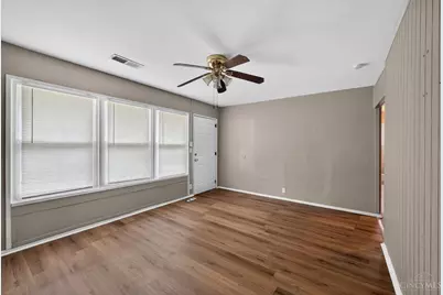 1739 Monterey Court, Cincinnati, OH 45223 - Photo 8