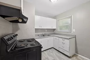 1739 Monterey Ct, Cincinnati, OH 45223 - Photo 14