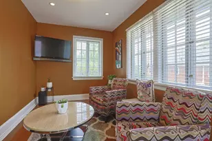 1242 Garden Cir, Wyoming, OH 45215 - Photo 10