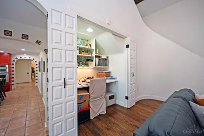 725 Greenville Avenue, Glendale, OH 45246 - Photo 28