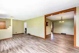 1967 Miles Rd, Springfield Township, OH 45231 - Photo 8